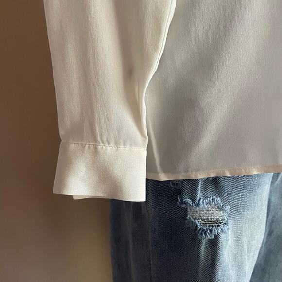 Silk Ivory Worthington Button down Top. Size Med. EUC. - Picture 5 of 6